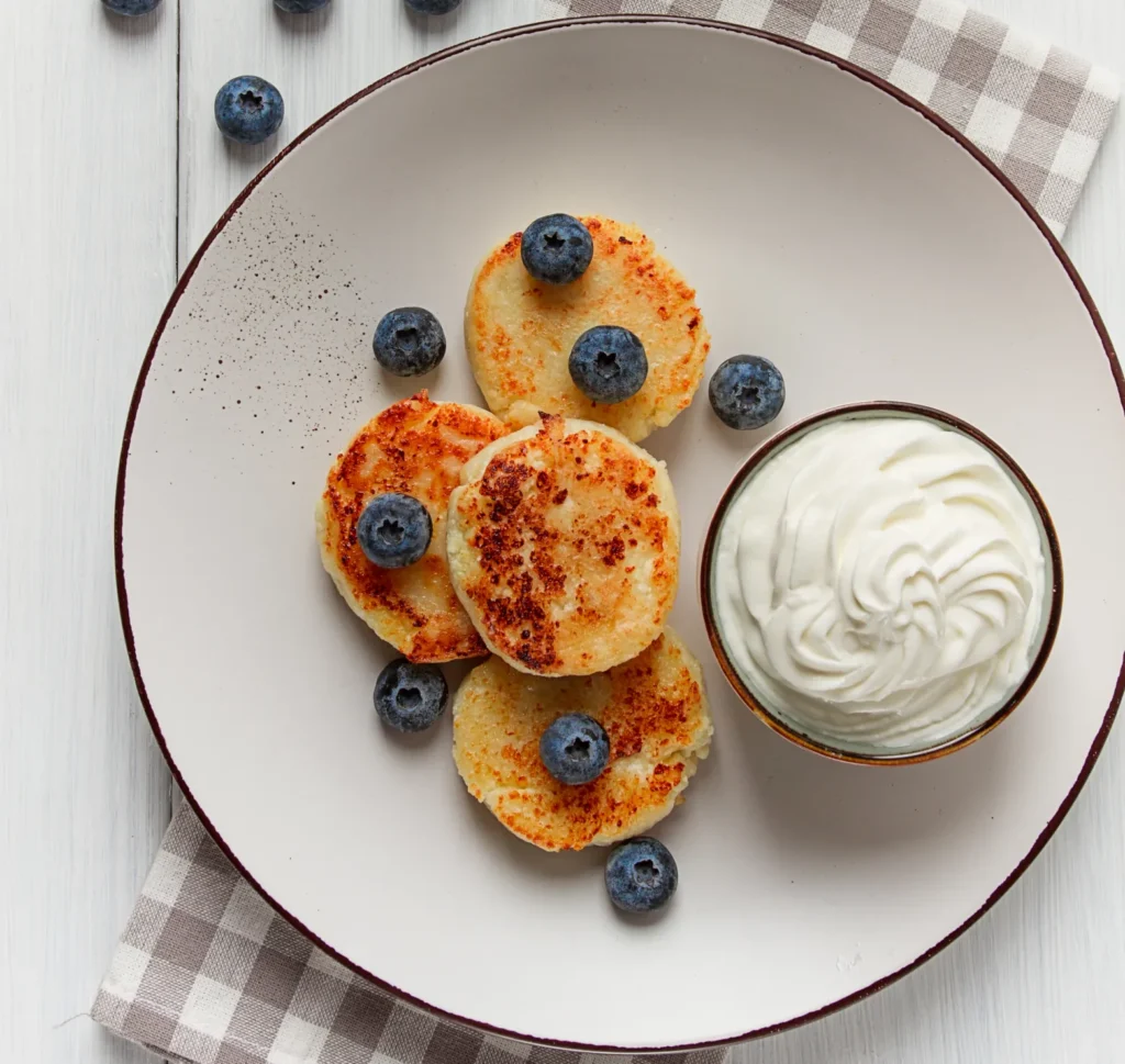 Pancakes mit Skyr und Heidelbeeren